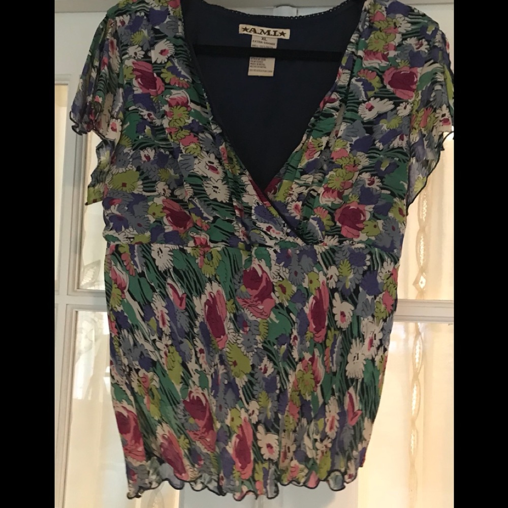 A.M.I. Chiffon top with lining